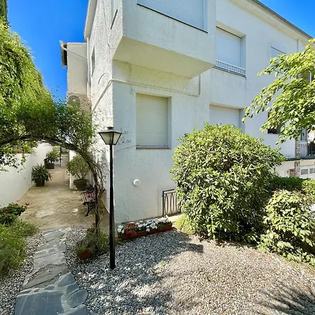 Apartament Near Canyelles Petites *