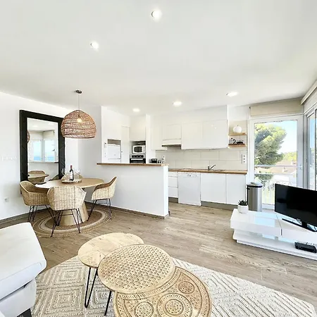 Apartament Near Canyelles Petites Roses