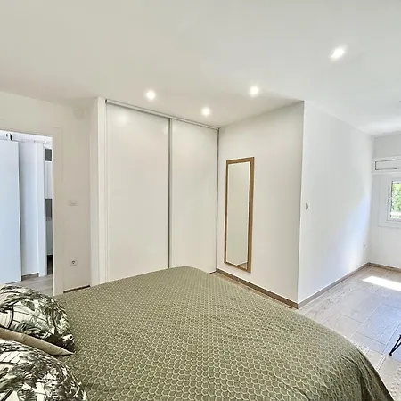 Apartament Near Canyelles Petites